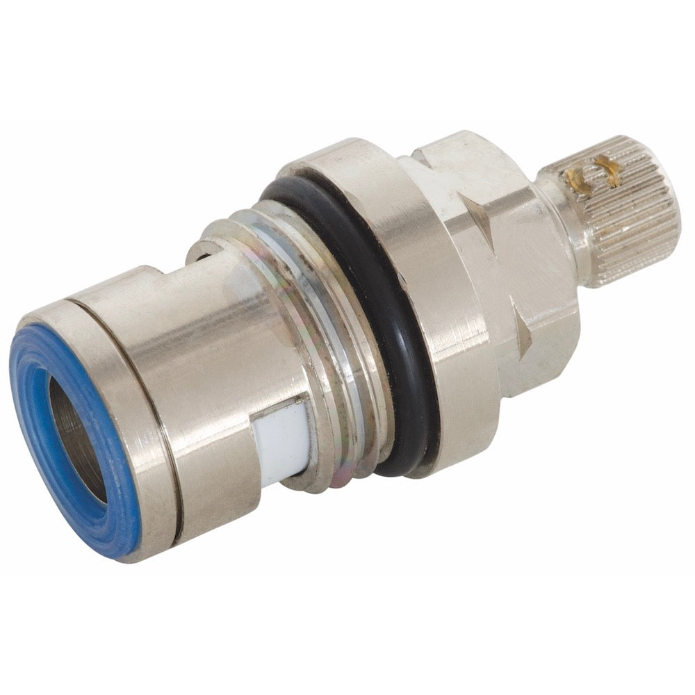 Eine Nahaufnahme des Alvito Ventil (altes Modell) für Armatur Verona, die den Metallkern, die blaue Gummidichtung, den schwarzen O-Ring und das Gewinde zeigt, das für die Verwendung in Verona-Wasserfiltersystemen vorgesehen ist.