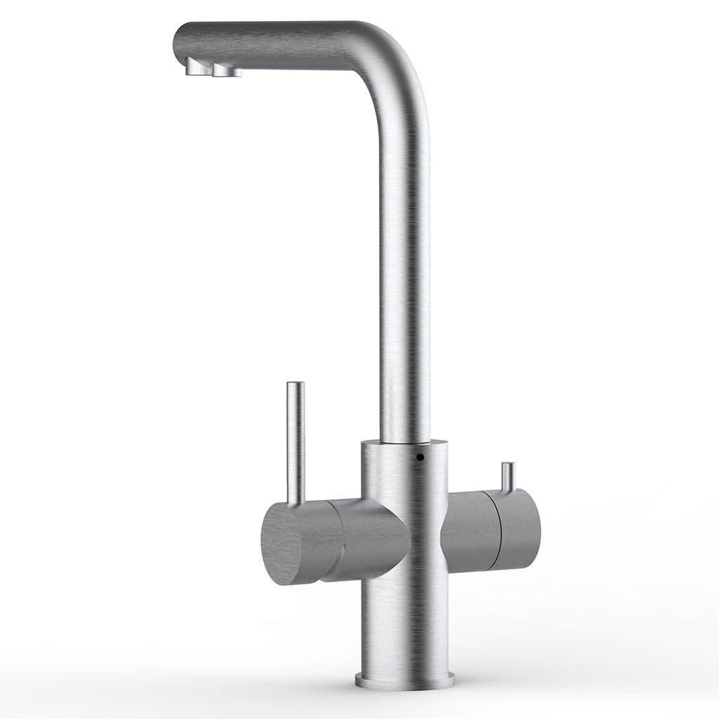 Der Lago 5-Wege-Wasserhahn Edelstahl matt gebürstet - hohe Variante ist eine moderne Küchenarmatur mit einem hohen L-förmigen Auslauf und zwei zylindrischen Griffen, die eine 5-Wege-Armatur für gefiltertes Wasser bieten, abgebildet auf weißem Grund.