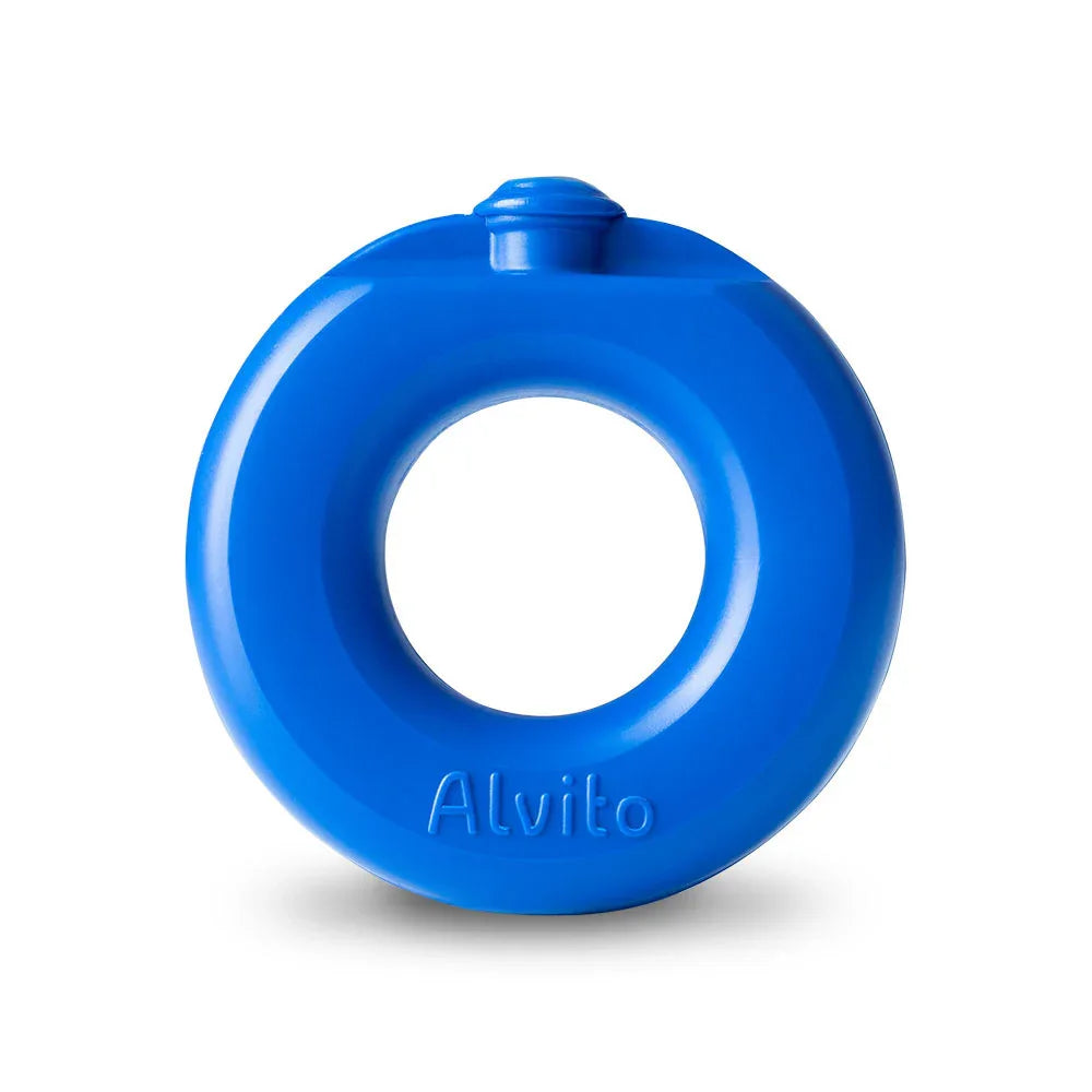 Der Alvito Spülring ist ein runder, blauer Kunststoffbehälter mit Mittelloch, kleinem Deckel und "Alvito"-Gravur - ideal für die physikalische Wasserbehandlung in der Spülmaschine.