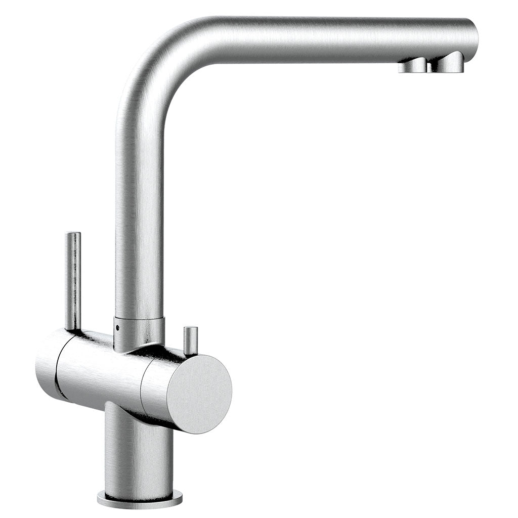 Der Atessa 3-Wege-Wasserhahn Edelstahl ist eine moderne Küchenarmatur aus Edelstahl mit einem hohen, eckigen Auslauf und einem seitlichen Einhebelgriff, dargestellt auf weißem Grund.