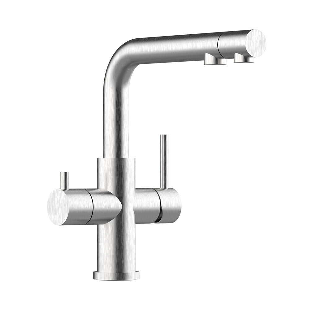 Der Calabro 3/4-Wege-Wasserhahn Edelstahl mit Ausziehbrause verfügt über einen modernen, rechtwinkligen Auslauf, zwei zylindrische Griffe auf jeder Seite des Sockels und einen einzelnen Hebelgriff für eine präzise Wassersteuerung.