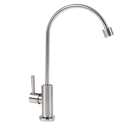 Der 1-Wege-Hahn Novara INOX ist ein moderner Edelstahl-Wasserhahn mit einem hohen, geschwungenen Auslauf und einem seitlich angebrachten Einhebel. Sein minimalistisches, schlankes Design passt zu modernen Küchen - ideal zum Servieren von gefiltertem Wasser.
