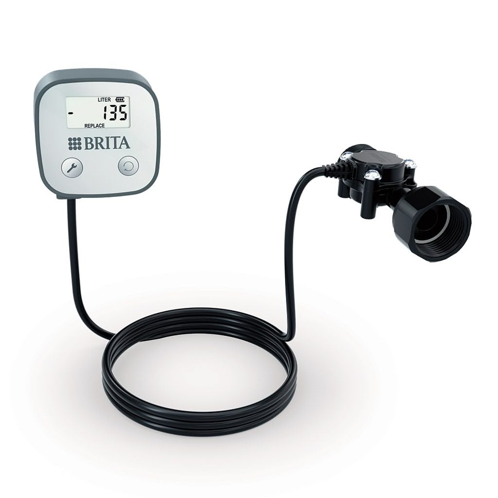 Digitales BRITA FlowMeter mit Display und Anschlusskabel zur Verbrauchsmessung“