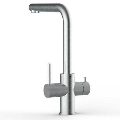 Der Lago 5-Wege-Wasserhahn Edelstahl matt gebürstet - hohe Variante ist eine moderne Küchenarmatur mit einem hohen L-förmigen Auslauf und zwei zylindrischen Griffen, die eine 5-Wege-Armatur für gefiltertes Wasser bieten, abgebildet auf weißem Grund.