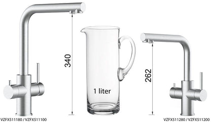 Zwei Lago 5-Wege-Wasserhahn Edelstahl matt gebürstet Küchenarmaturen (Höhe: 340 mm &amp; 262 mm) sind neben einem 1-Liter-Glaskrug abgebildet. Die Modellnummern VZFX511180/VZFX511100 und VZFX511280/VZFX511200 erscheinen unten.