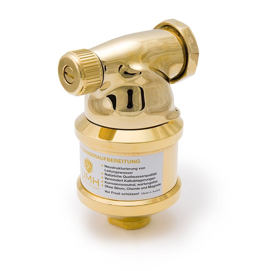 Ein goldenes, zylindrisches UMH Comfort - Wasserbelebung für Mietwohnungen Gerät zur Wasserbelebung, mit einer Düse und deutschem Etikett auf der Vorderseite, von UMH, dargestellt vor einem weißen Hintergrund.