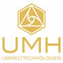 Ein goldenes sechseckiges Logo mit einem abstrakten Wirbelmuster über den fetten goldenen Buchstaben UMH. Darunter ist UMWELTTECHNOLOGIEN in goldenen Großbuchstaben geschrieben. Der Hintergrund ist weiß.