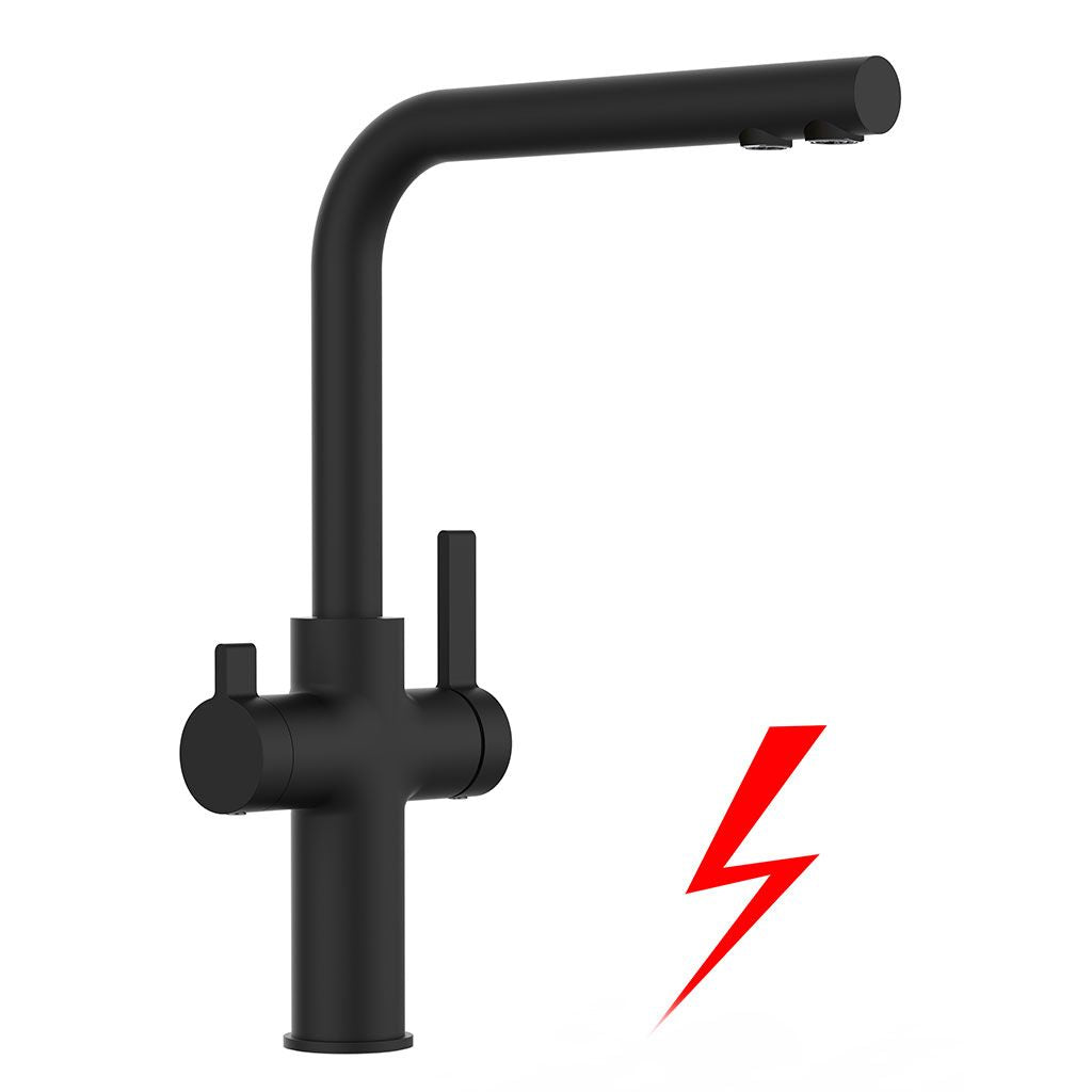 Die Paola NEO Niederdruck schwarz ist eine moderne, mattschwarze 3-Wege-Küchenarmatur mit zwei Griffen und einem hohen Auslauf, auf dem ein rotes Blitzsymbol zu sehen ist, das auf eine elektrische Betätigung hinweist.